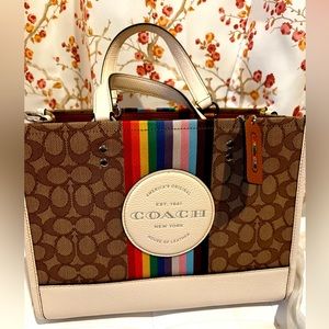 NWOT Coach Dempsey Tote 22 In Signature Jacquard W/ Rainbow Stripe & Patch 2023